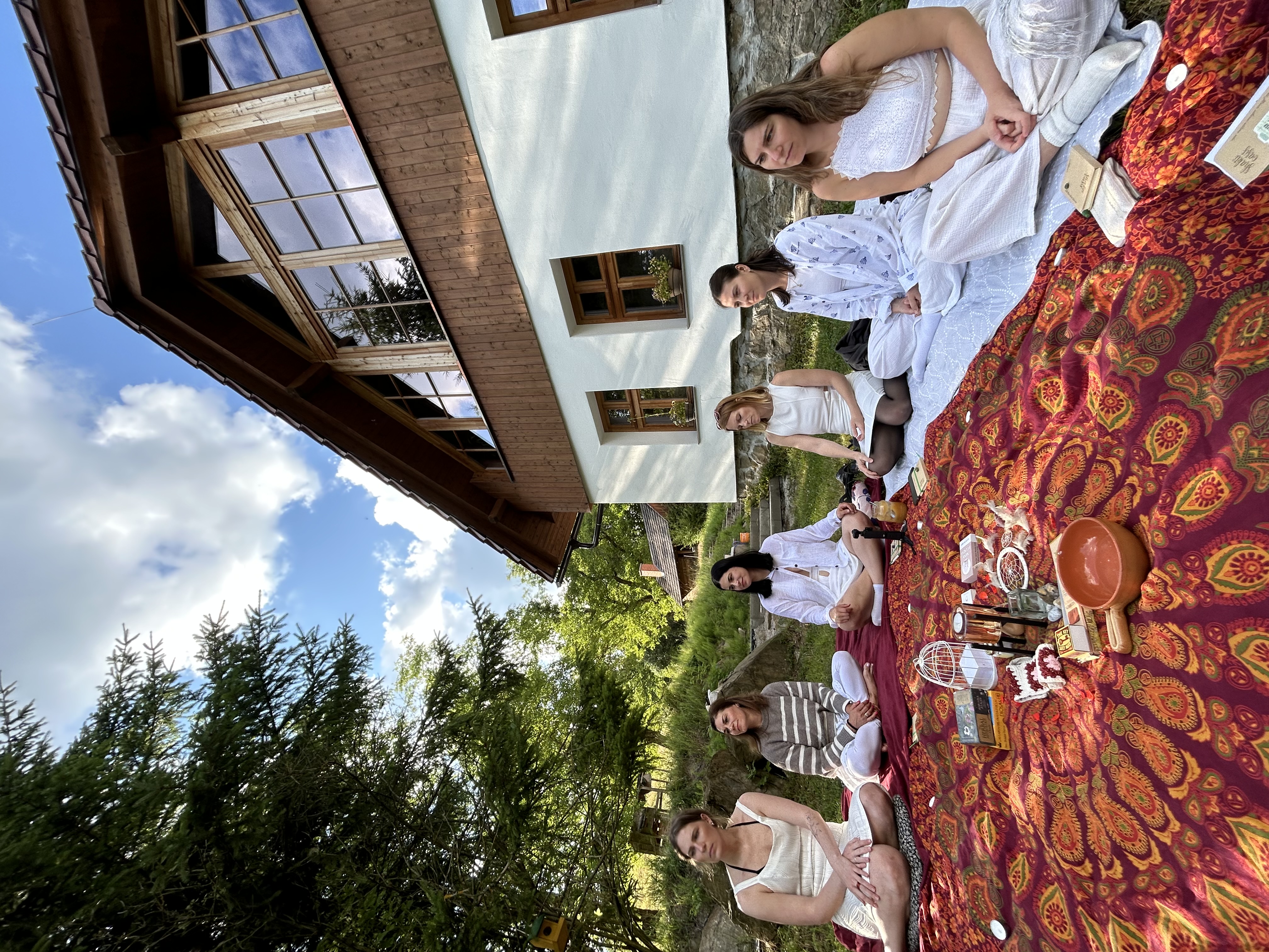 The Shakti Oasis retreat house and the first edition's participants